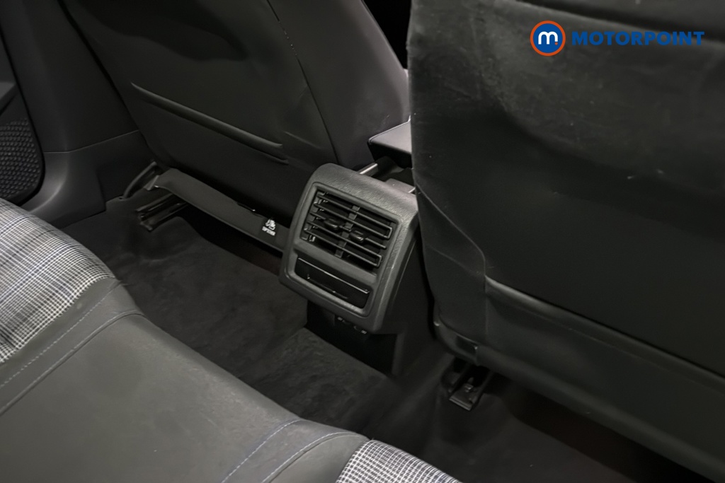 Volkswagen Golf GTE Automatic Petrol Plug-In Hybrid Hatchback - Stock Number (1648794) - 28th supplementary image