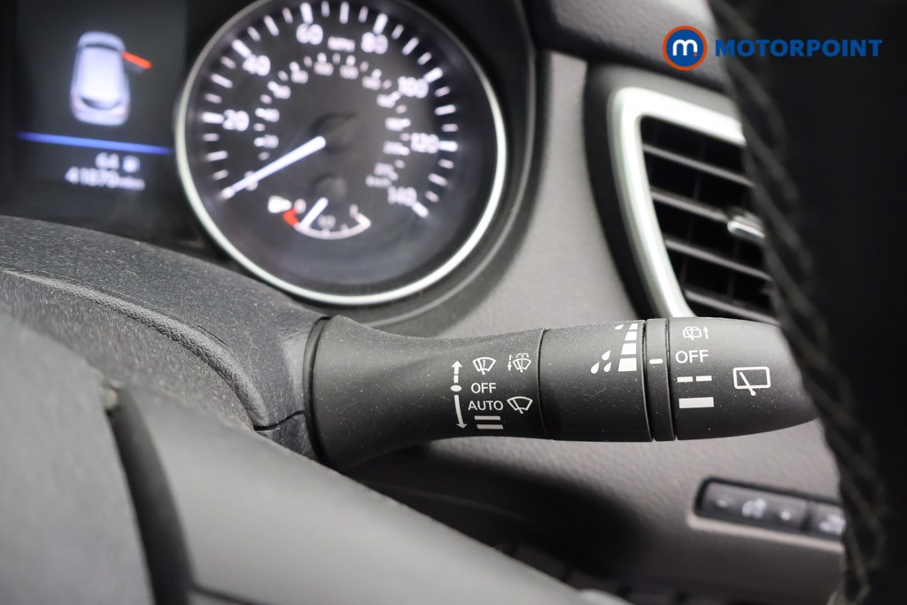 Nissan Qashqai Tekna Manual Petrol SUV - Stock Number (1668329) - 6th supplementary image