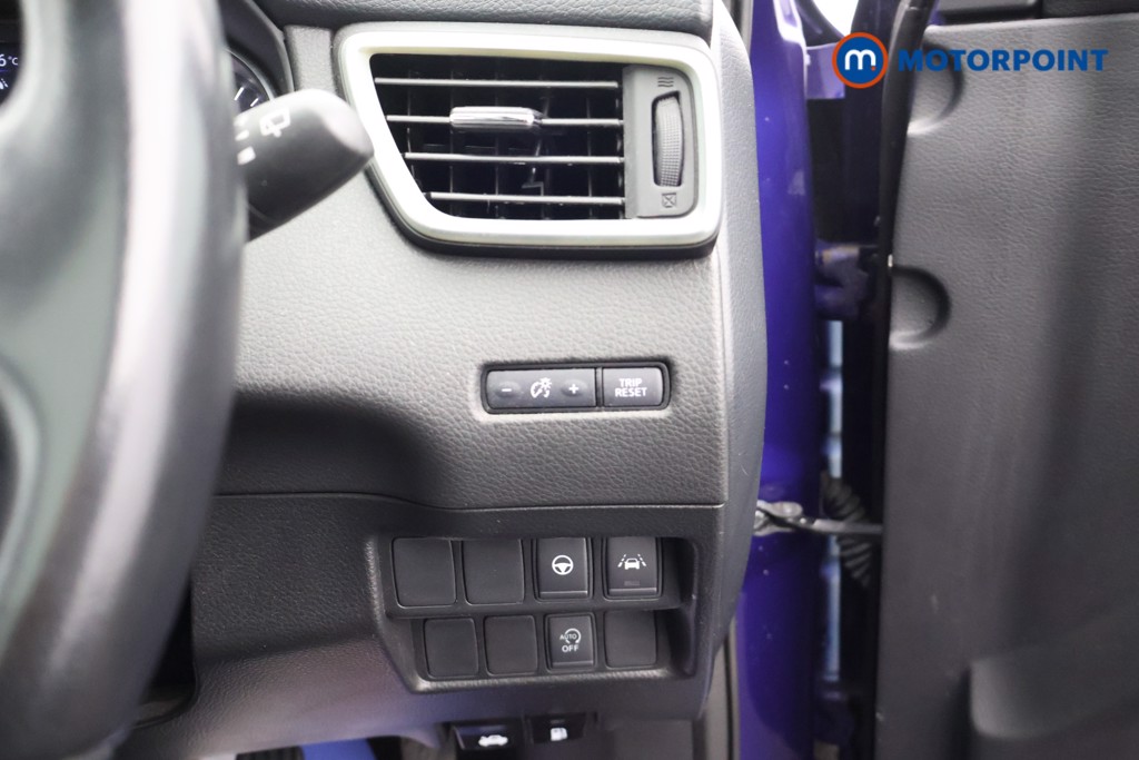 Nissan Qashqai Tekna Manual Petrol SUV - Stock Number (1668329) - 7th supplementary image