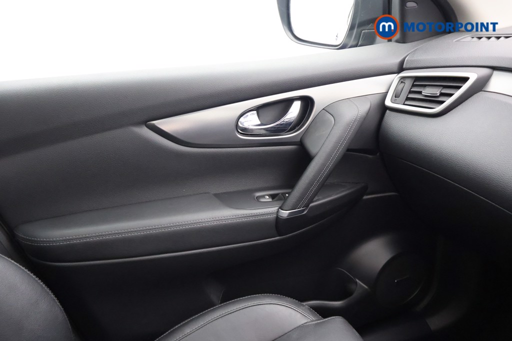 Nissan Qashqai Tekna Manual Petrol SUV - Stock Number (1668329) - 11th supplementary image