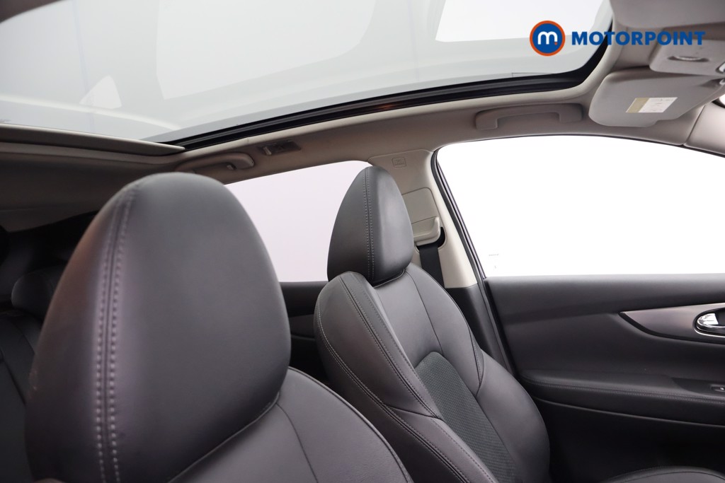 Nissan Qashqai Tekna Manual Petrol SUV - Stock Number (1668329) - 16th supplementary image