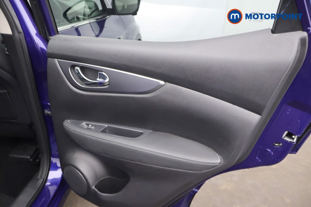Nissan Qashqai Tekna Manual Petrol SUV - Stock Number (1668329) - 20th supplementary image