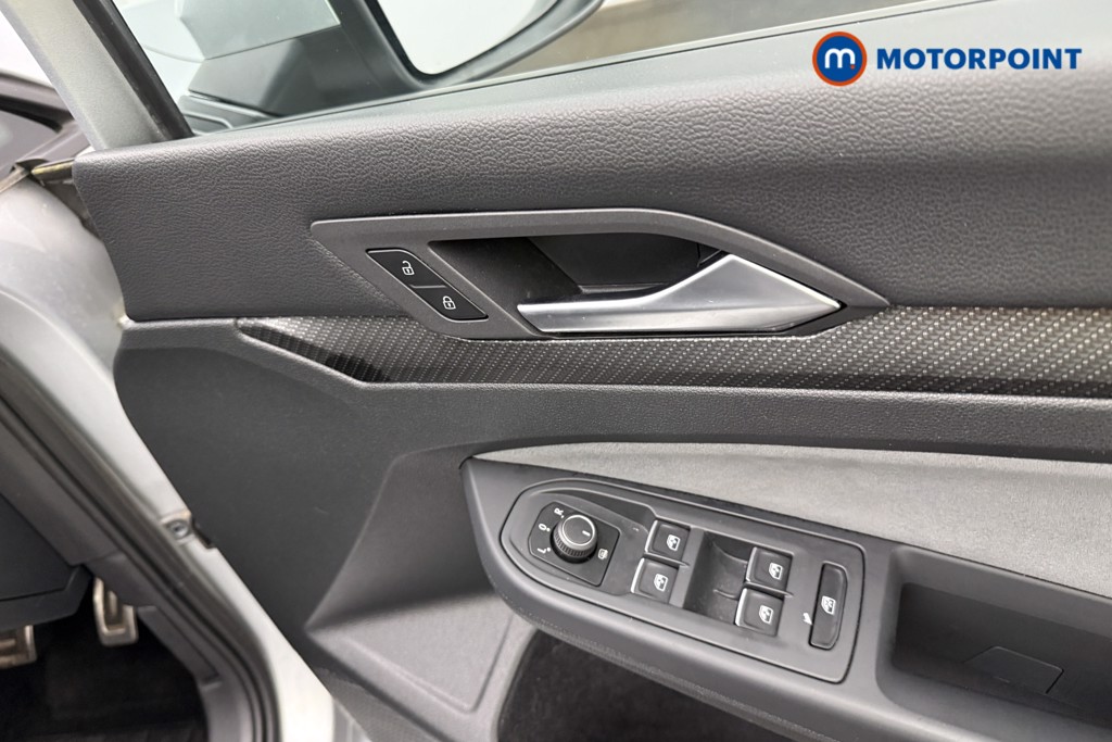 Volkswagen Golf R-Line Automatic Petrol Hatchback - Stock Number (1672746) - 16th supplementary image