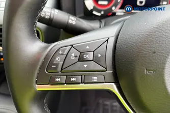 Nissan Juke N-Connecta Manual Petrol SUV - Stock Number (1673617) - 4th supplementary image