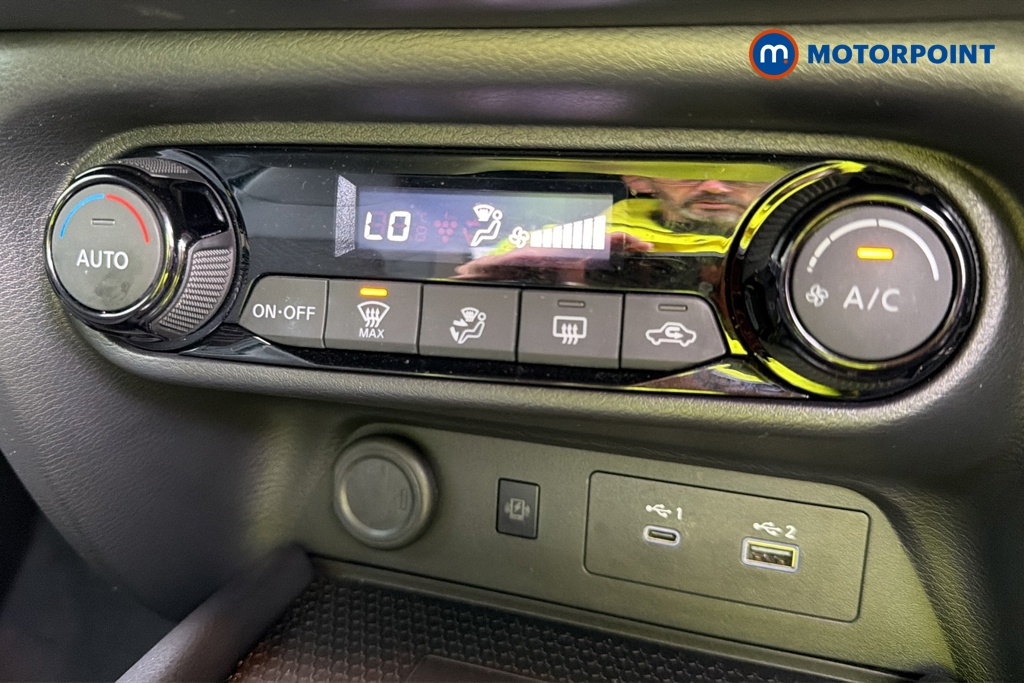 Nissan Juke N-Connecta Manual Petrol SUV - Stock Number (1673617) - 12th supplementary image