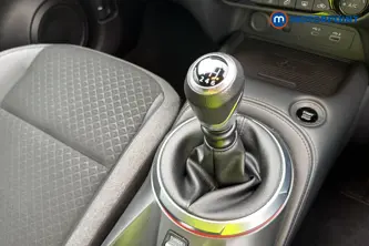Nissan Juke N-Connecta Manual Petrol SUV - Stock Number (1673617) - 15th supplementary image