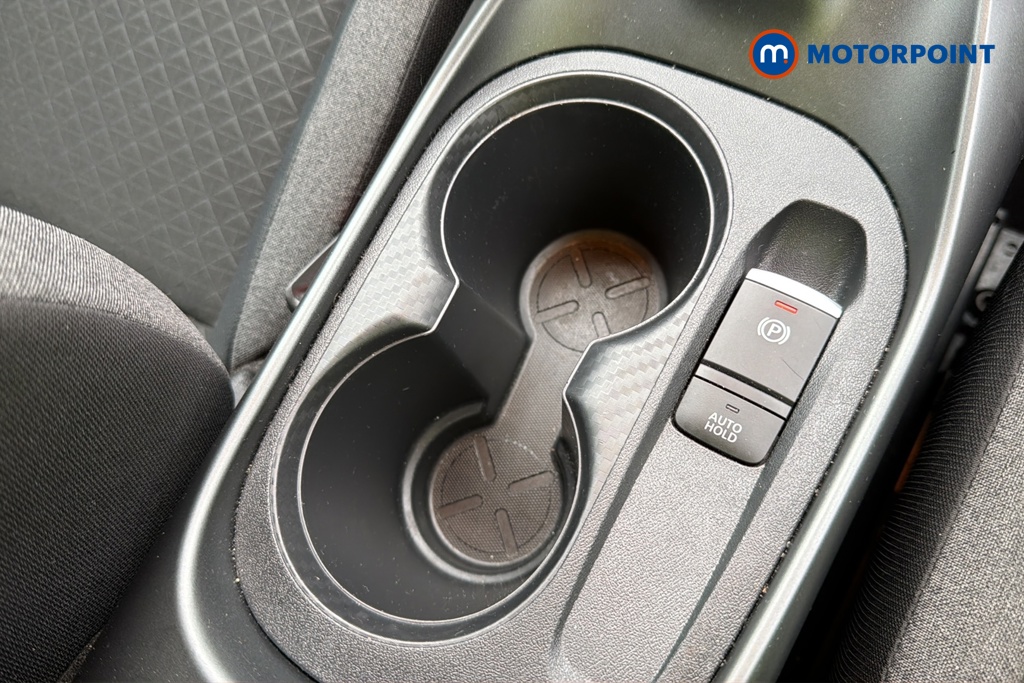 Nissan Juke N-Connecta Manual Petrol SUV - Stock Number (1673617) - 16th supplementary image
