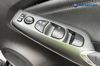 Nissan Juke N-Connecta Manual Petrol SUV - Stock Number (1673617) - 19th supplementary image