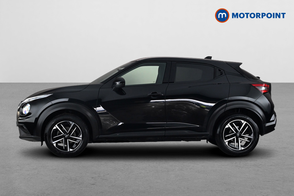 Nissan Juke N-Connecta Manual Petrol SUV - Stock Number (1673617) - Drivers side