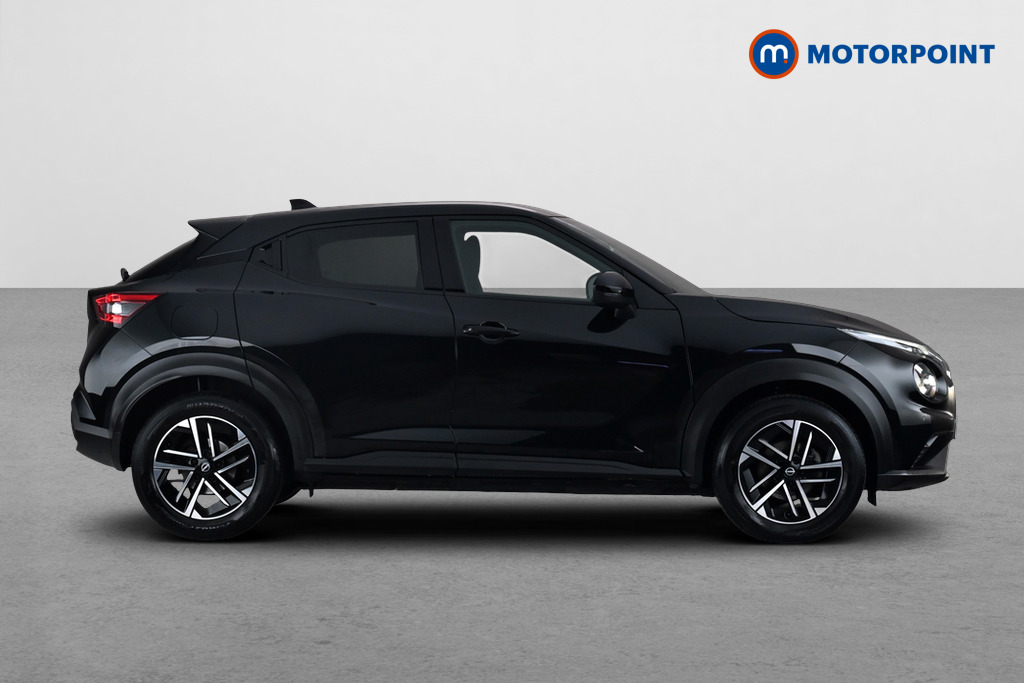 Nissan Juke N-Connecta Manual Petrol SUV - Stock Number (1673617) - Passenger side