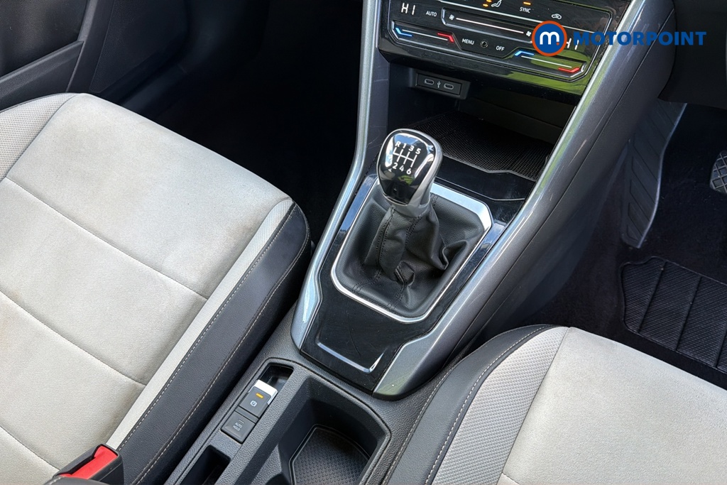 Volkswagen T-Roc Style Manual Petrol SUV - Stock Number (1678497) - 15th supplementary image