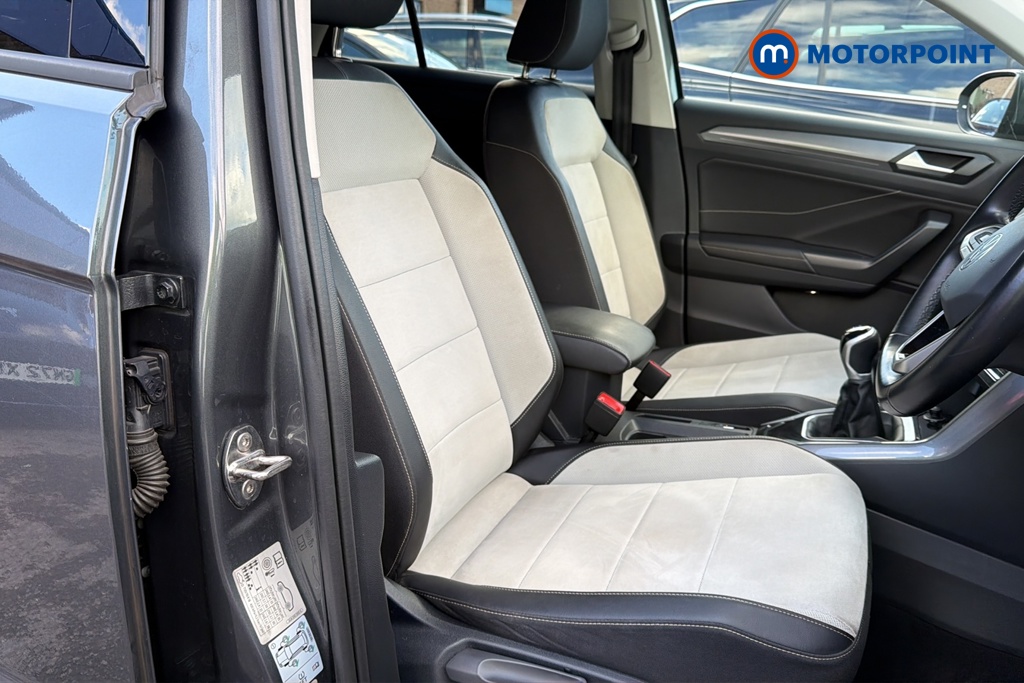 Volkswagen T-Roc Style Manual Petrol SUV - Stock Number (1678497) - 22nd supplementary image