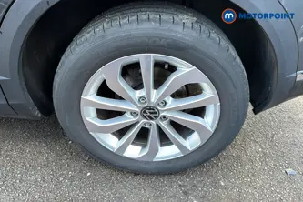 Volkswagen T-Roc Style Manual Petrol SUV - Stock Number (1678497) - 45th supplementary image