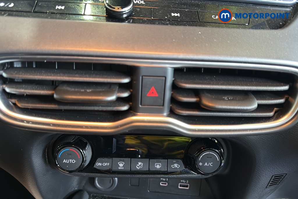 Nissan Juke Acenta Premium Automatic Petrol-Electric Hybrid SUV - Stock Number (1678983) - 12th supplementary image