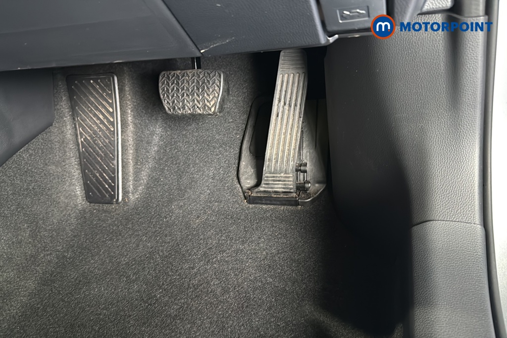 Toyota Prius Design Automatic Petrol Plug-In Hybrid Hatchback - Stock Number (1679403) - 24th supplementary image