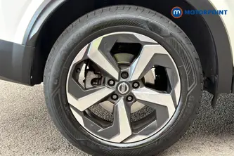 Nissan Qashqai N-Connecta Automatic Petrol SUV - Stock Number (1680719) - 46th supplementary image