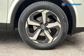 Nissan Qashqai N-Connecta Automatic Petrol SUV - Stock Number (1680719) - 47th supplementary image