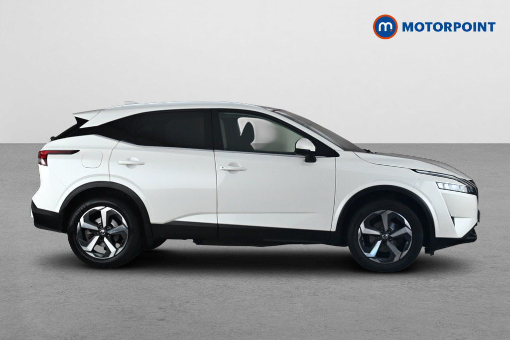 Nissan Qashqai N-Connecta Automatic Petrol SUV - Stock Number (1680719) - Passenger side
