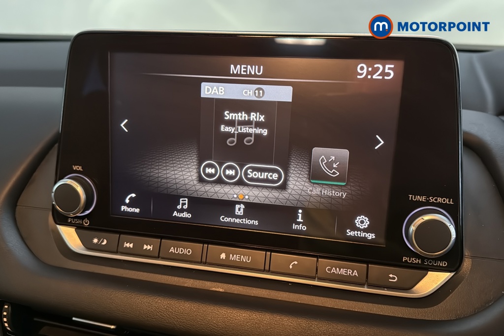 Nissan Qashqai Acenta Premium Automatic Petrol-Electric Hybrid SUV - Stock Number (1681369) - 8th supplementary image