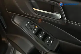 Nissan Qashqai Acenta Premium Automatic Petrol-Electric Hybrid SUV - Stock Number (1681369) - 19th supplementary image