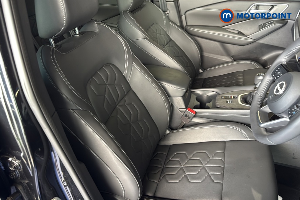 Nissan Qashqai Tekna Manual Petrol SUV - Stock Number (1683803) - 22nd supplementary image