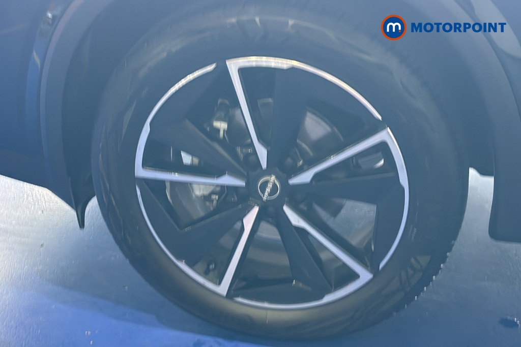 Nissan Qashqai Tekna Manual Petrol SUV - Stock Number (1683803) - 44th supplementary image