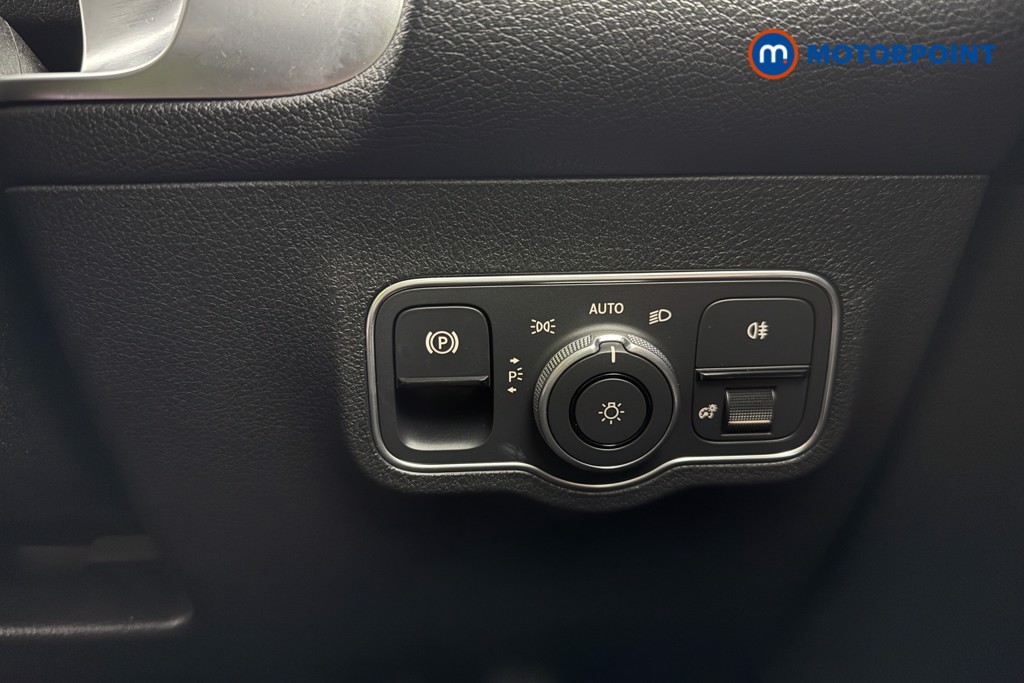 Mercedes-Benz GLB Amg Line Automatic Petrol SUV - Stock Number (1684558) - 21st supplementary image