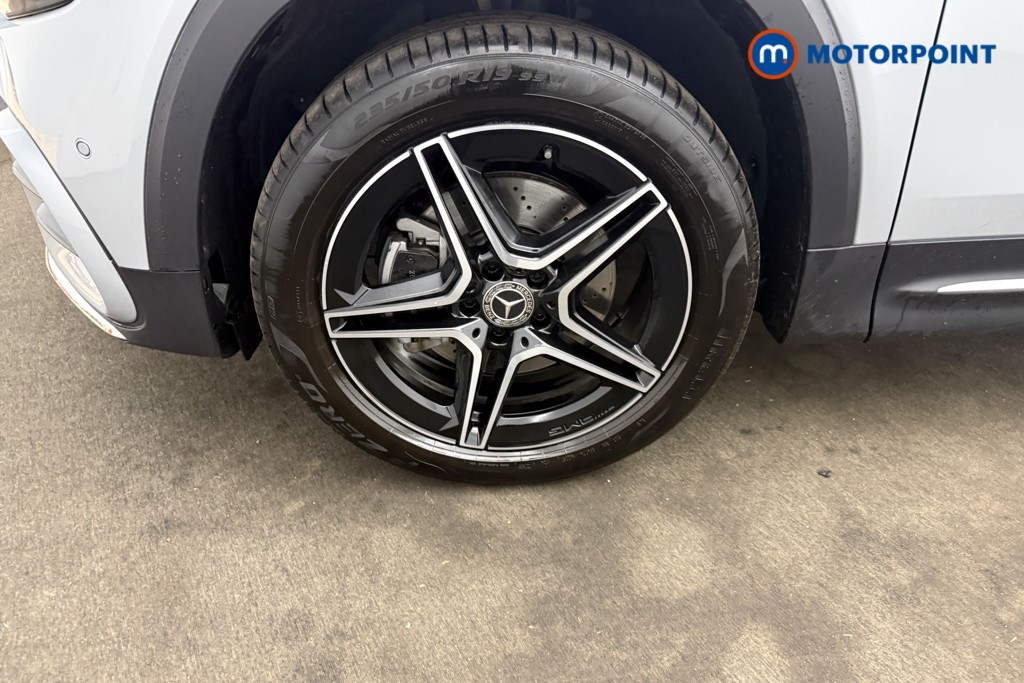 Mercedes-Benz GLB Amg Line Automatic Petrol SUV - Stock Number (1684558) - 30th supplementary image