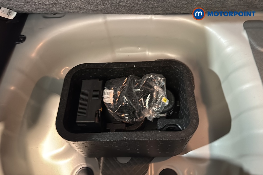 Hyundai I20 Tech Line Automatic Petrol Hatchback - Stock Number (1684699) - 33rd supplementary image