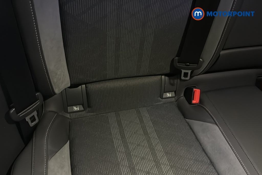 Volkswagen Golf R-Line Automatic Petrol Hatchback - Stock Number (1686352) - 27th supplementary image