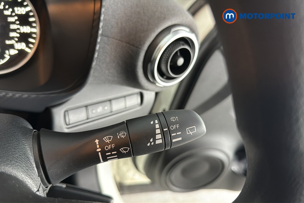 Nissan Juke Acenta Premium Manual Petrol SUV - Stock Number (1687091) - 6th supplementary image