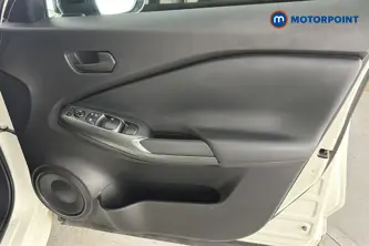 Nissan Juke Acenta Premium Manual Petrol SUV - Stock Number (1687091) - 18th supplementary image