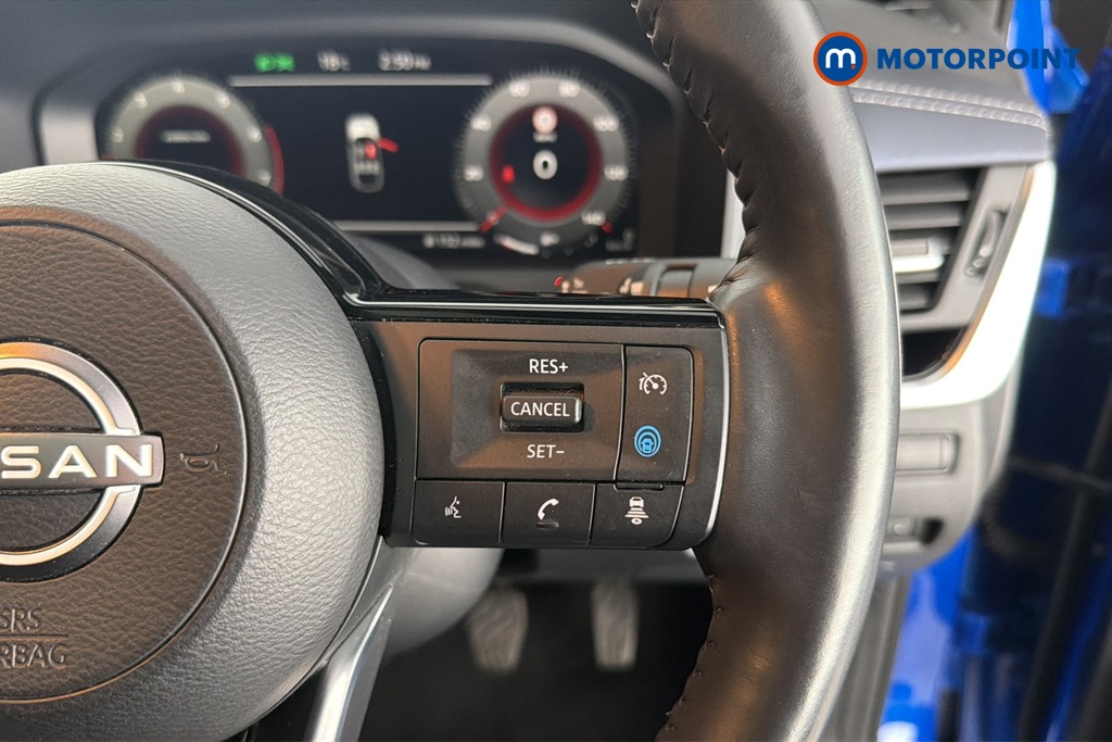 Nissan Qashqai Tekna Manual Petrol SUV - Stock Number (1687101) - 3rd supplementary image