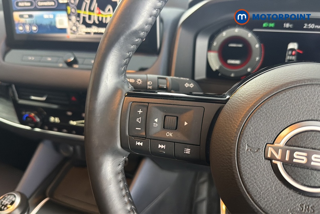 Nissan Qashqai Tekna Manual Petrol SUV - Stock Number (1687101) - 4th supplementary image