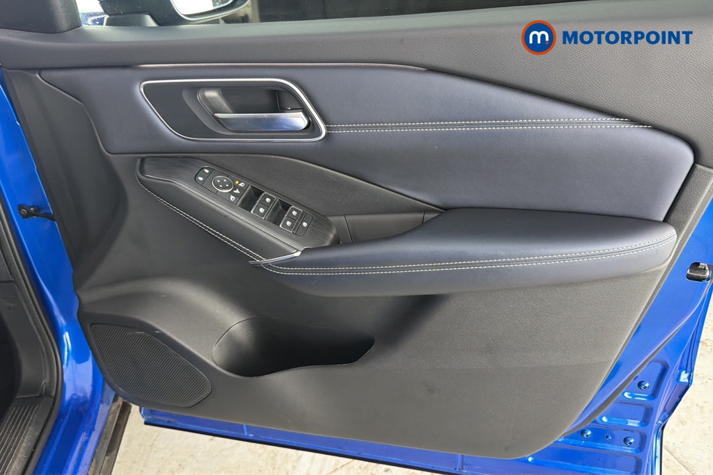 Nissan Qashqai Tekna Manual Petrol SUV - Stock Number (1687101) - 18th supplementary image