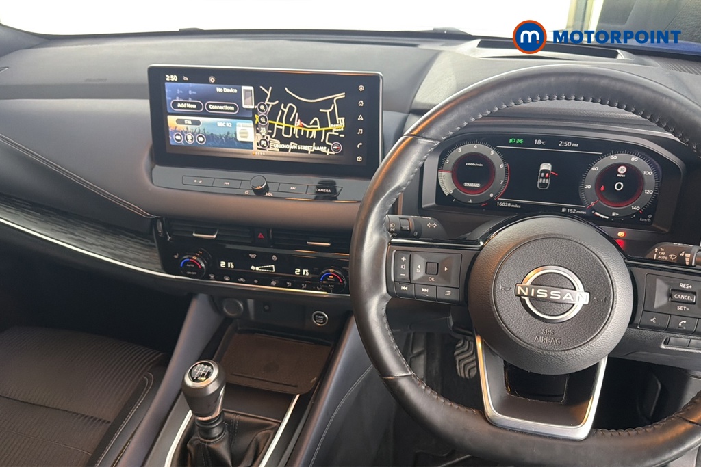 Nissan Qashqai Tekna Manual Petrol SUV - Stock Number (1687101) - 1st supplementary image