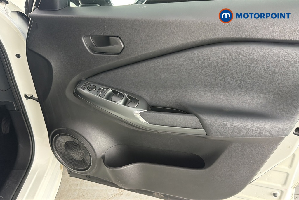 Nissan Juke Acenta Premium Manual Petrol SUV - Stock Number (1687102) - 18th supplementary image
