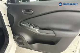 Nissan Juke Acenta Premium Manual Petrol SUV - Stock Number (1687102) - 18th supplementary image
