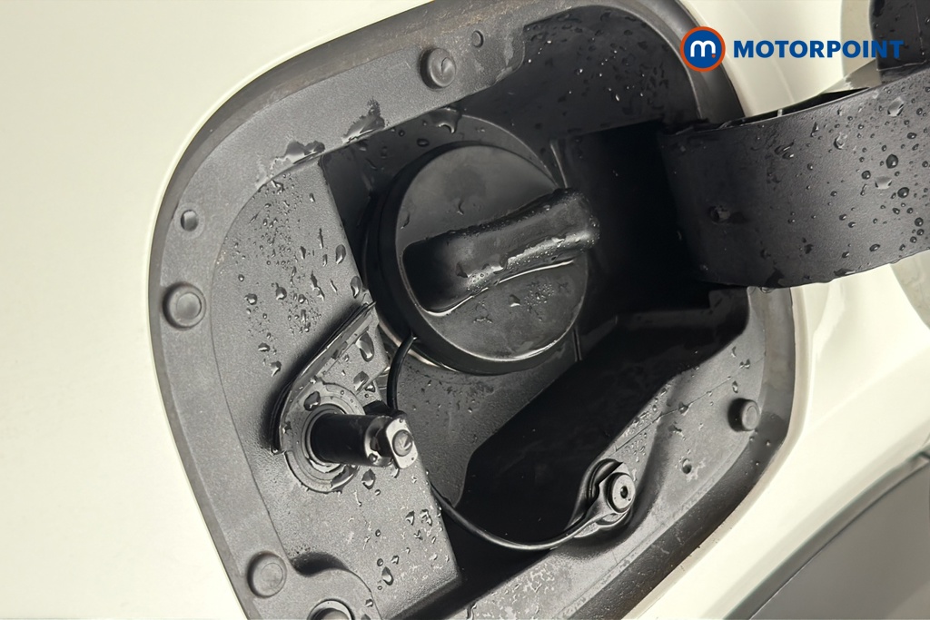 Nissan Juke Acenta Premium Manual Petrol SUV - Stock Number (1687102) - 41st supplementary image