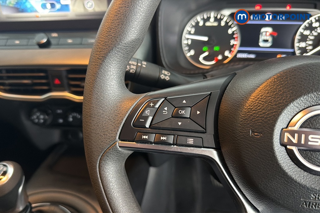 Nissan Juke Acenta Premium Manual Petrol SUV - Stock Number (1687107) - 4th supplementary image