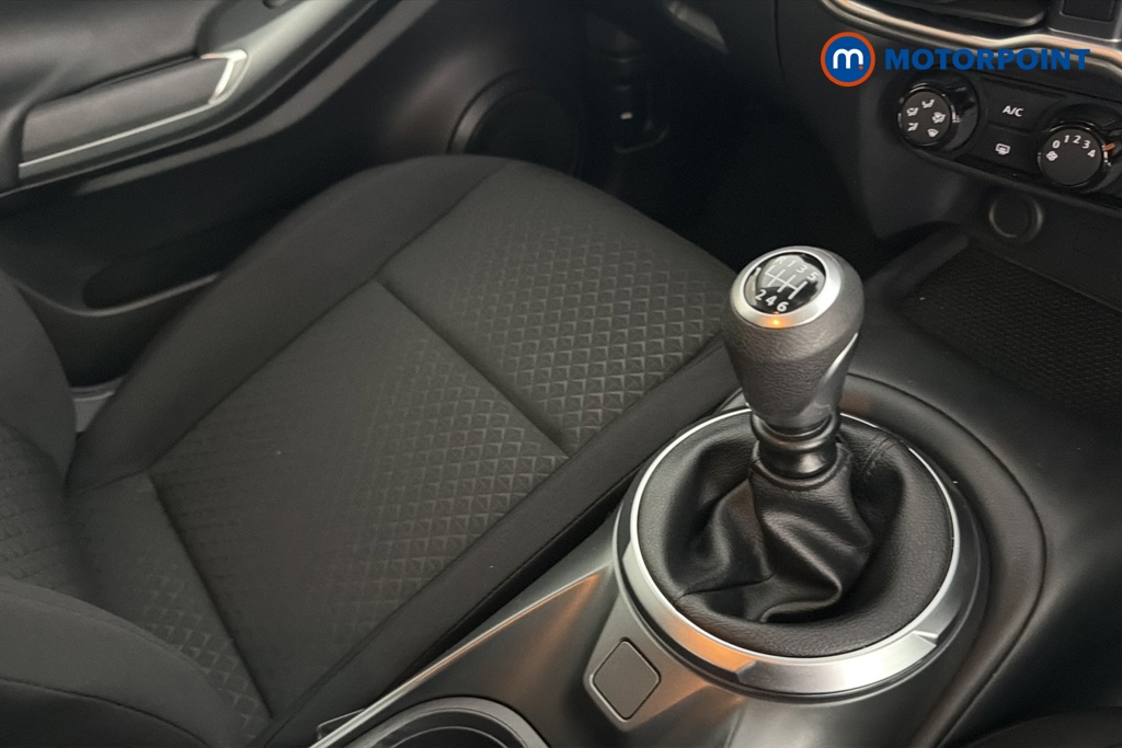 Nissan Juke Acenta Premium Manual Petrol SUV - Stock Number (1687109) - 15th supplementary image
