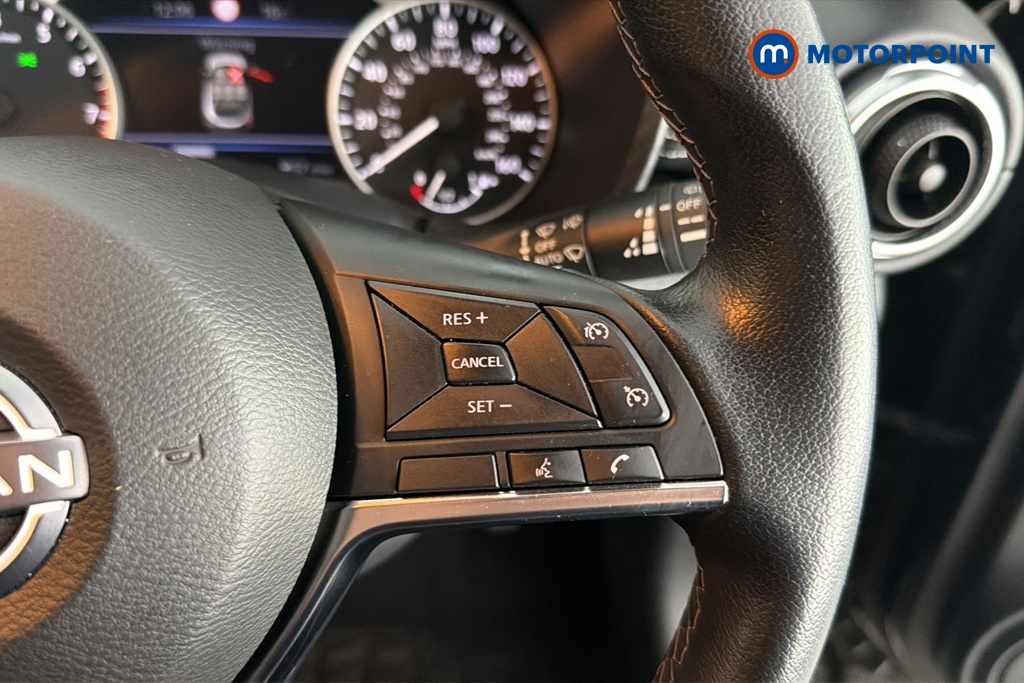 Nissan Juke N-Connecta Manual Petrol SUV - Stock Number (1687114) - 3rd supplementary image