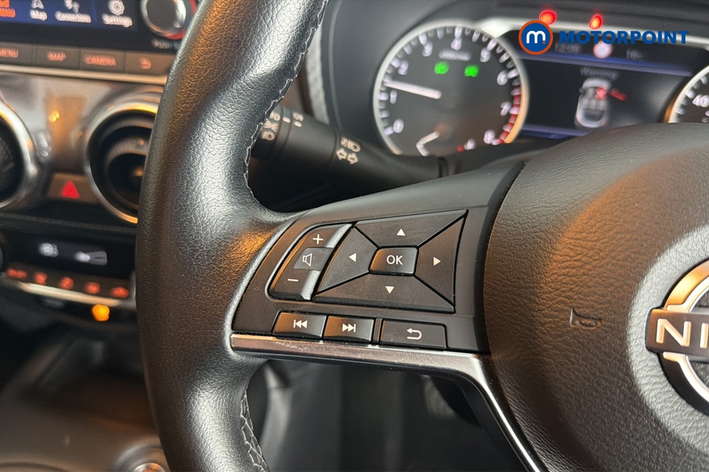 Nissan Juke N-Connecta Manual Petrol SUV - Stock Number (1687114) - 4th supplementary image