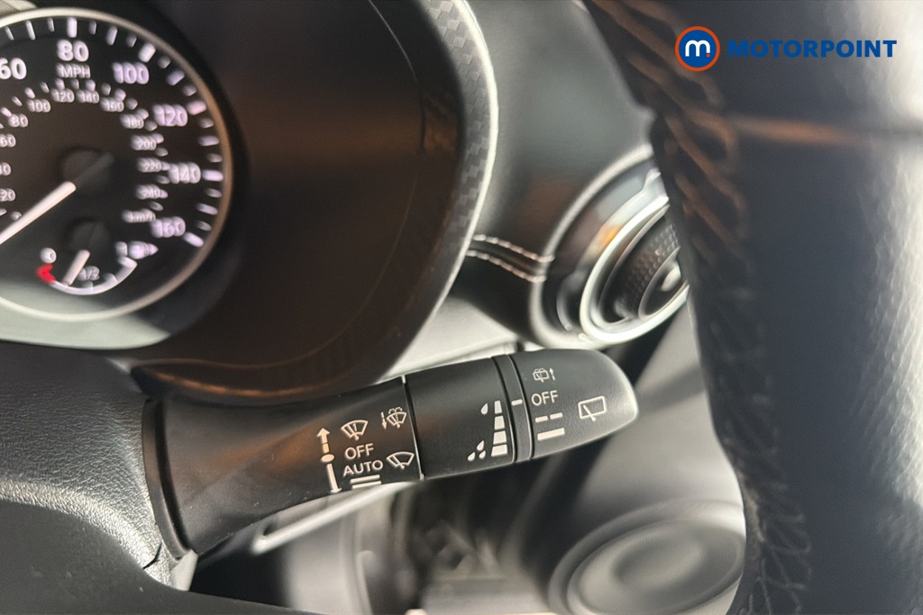 Nissan Juke N-Connecta Manual Petrol SUV - Stock Number (1687114) - 6th supplementary image