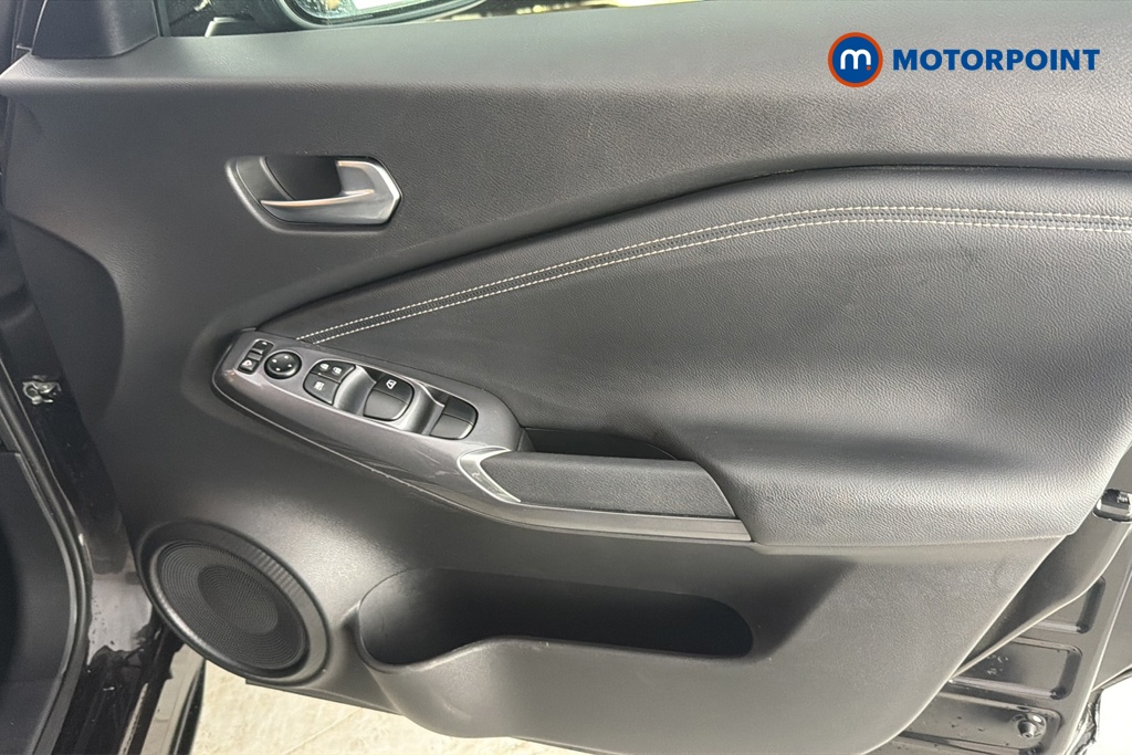 Nissan Juke N-Connecta Manual Petrol SUV - Stock Number (1687114) - 18th supplementary image