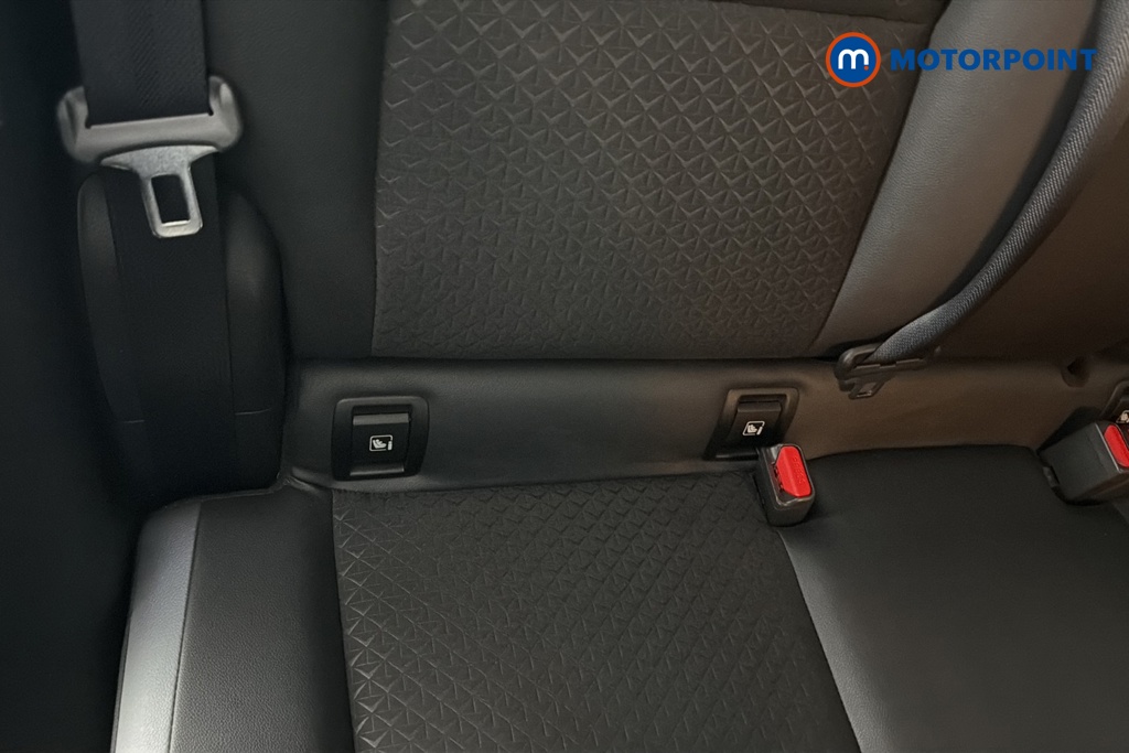 Nissan Juke N-Connecta Manual Petrol SUV - Stock Number (1687114) - 27th supplementary image