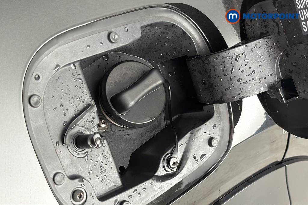 Nissan Juke N-Connecta Manual Petrol SUV - Stock Number (1687114) - 41st supplementary image
