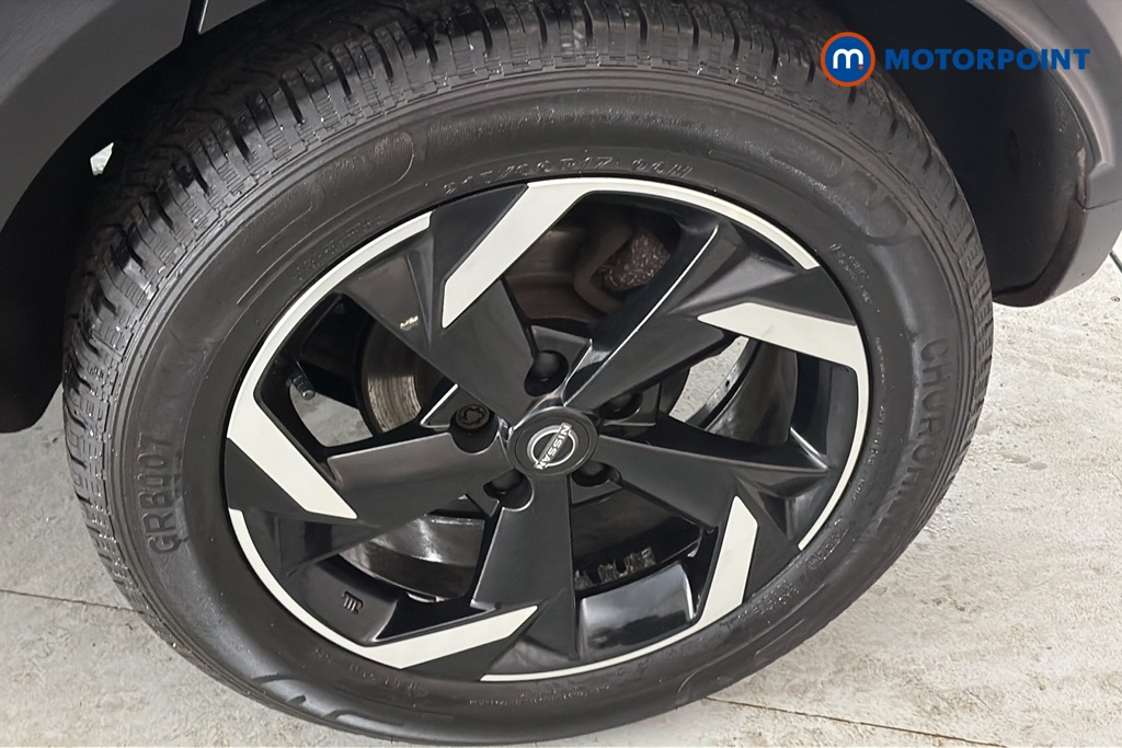 Nissan Juke N-Connecta Manual Petrol SUV - Stock Number (1687114) - 45th supplementary image