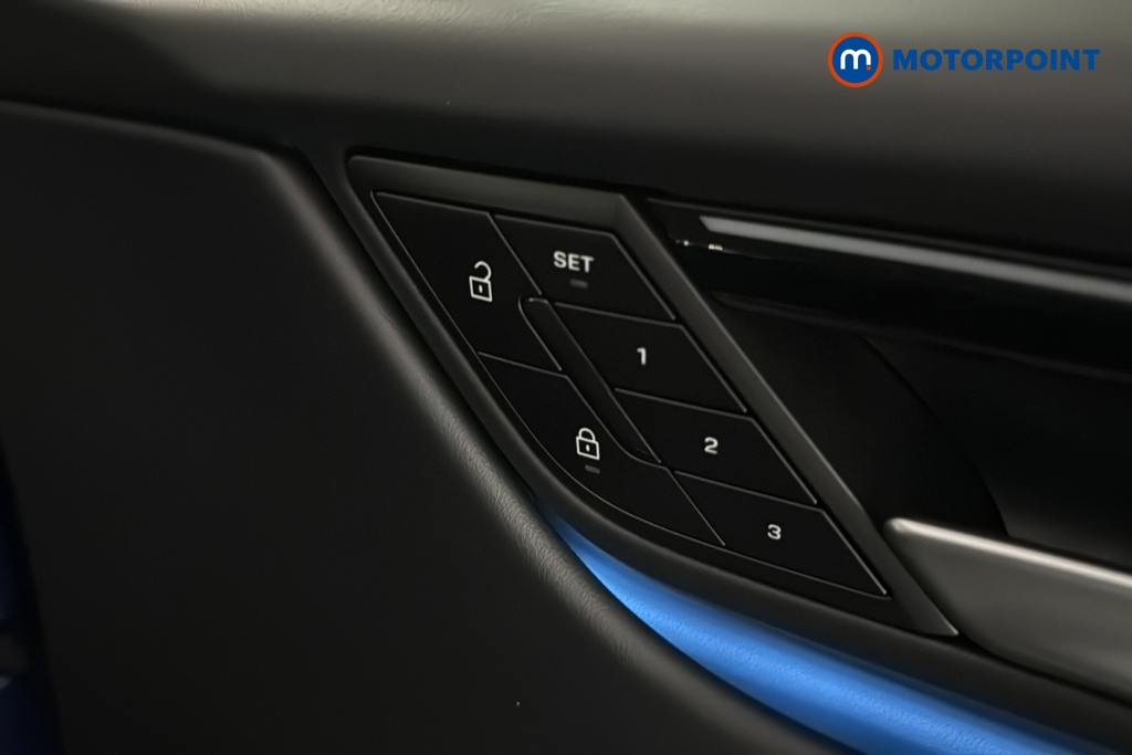 Porsche Macan 4S Automatic Electric SUV - Stock Number (1687397) - 997th supplementary image