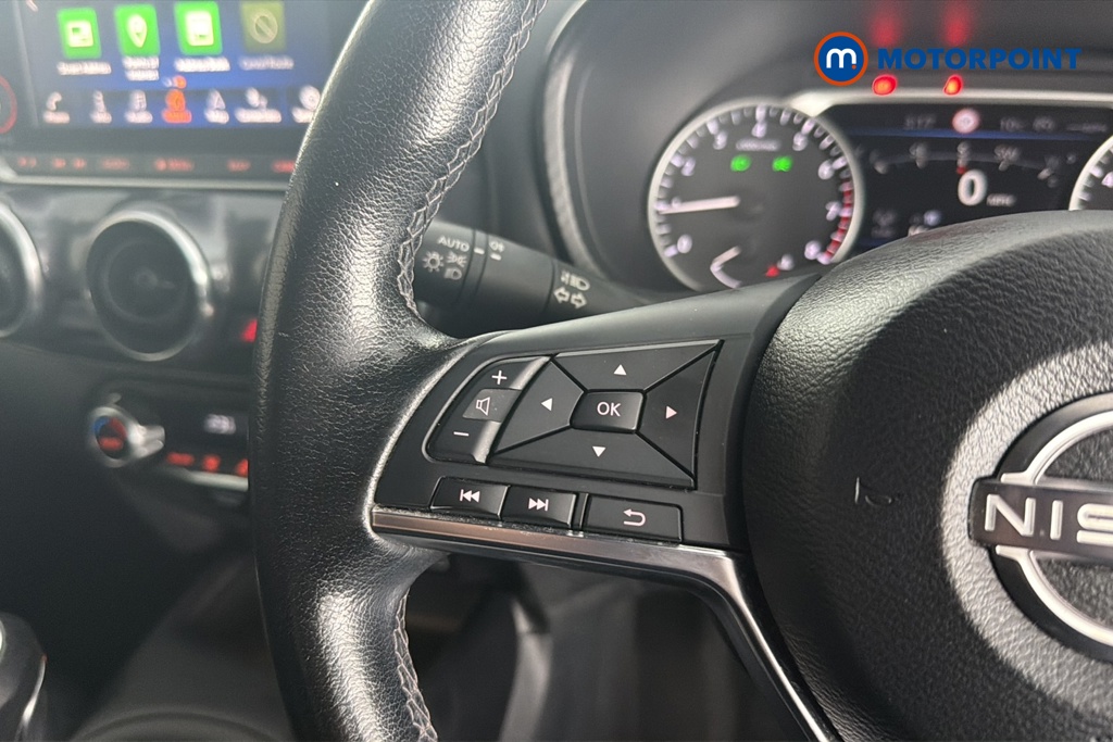 Nissan Juke N-Connecta Manual Petrol SUV - Stock Number (1669475) - 4th supplementary image
